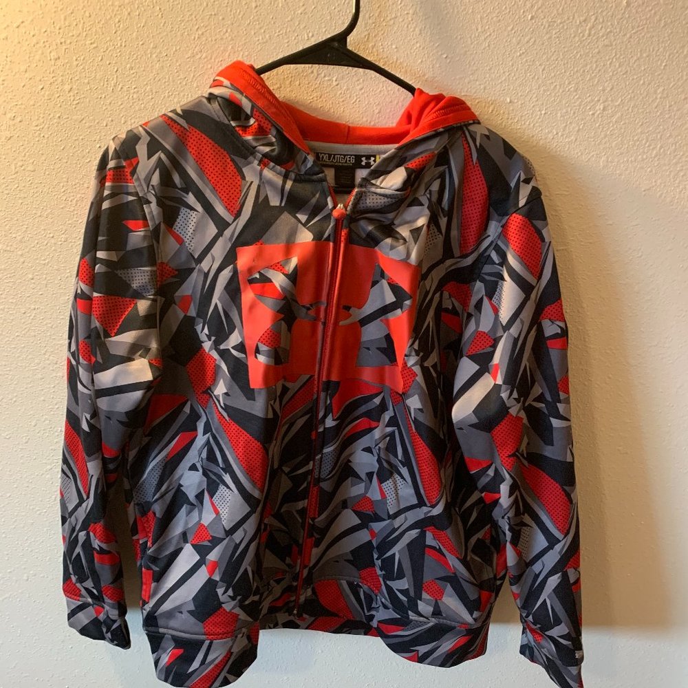 UNDER ARMOUR Youth Shattered Negative Space Logo